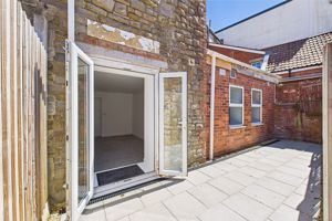 Courtyard - click for photo gallery